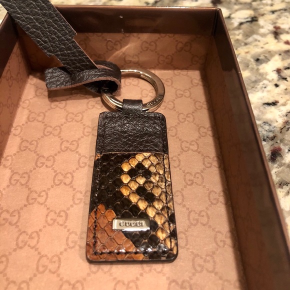 RARE Gucci Python Keychain NWT with original box - Picture 5 of 8